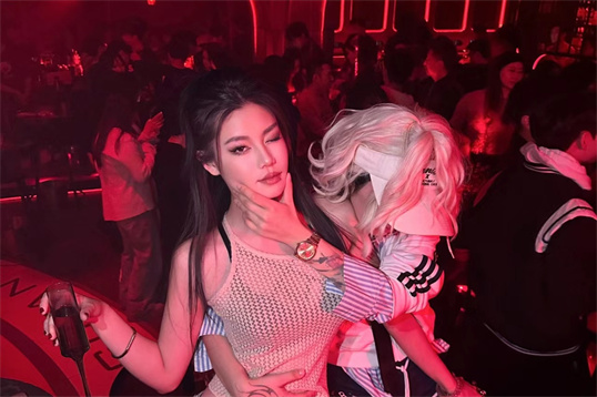 ktv酒吧上班的小姐姐